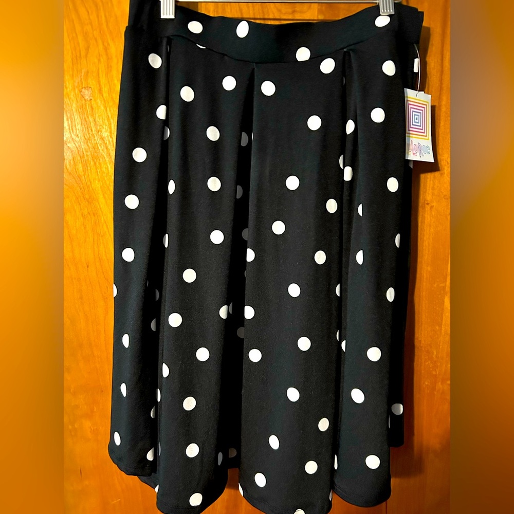 LuLaRoe Black and White Madison Skirt Knee-Length Pleated
